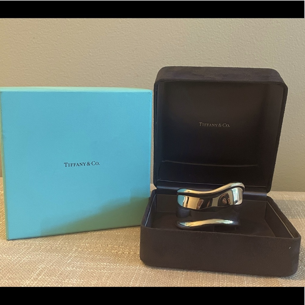 Worn once Tiffany Elsa Peretti® Small Bone Cuff in Sterling Silver
